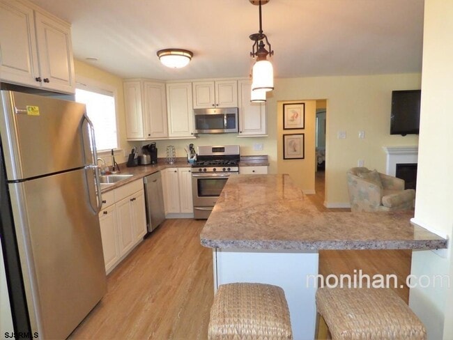 Building Photo - 875 Stenton Pl