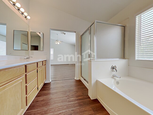 Building Photo - 9055 Hunting Arrow St