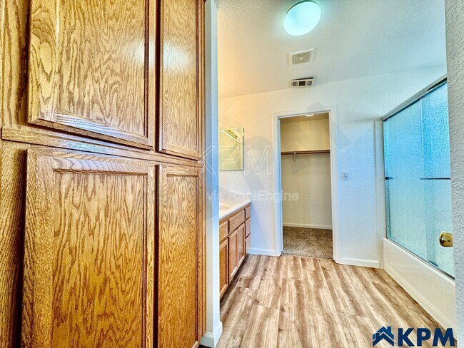 Building Photo - 18515 Monte Vista Dr