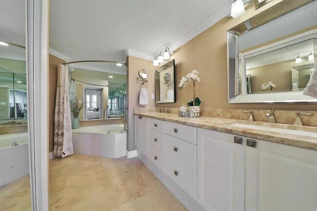 Building Photo - 157 Marine St