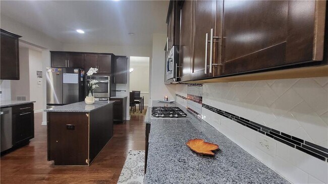 Building Photo - 5295 Rustic Ct