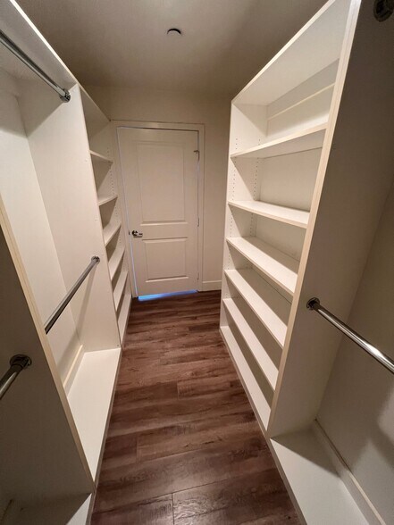 Building Photo - 11312 Huston St