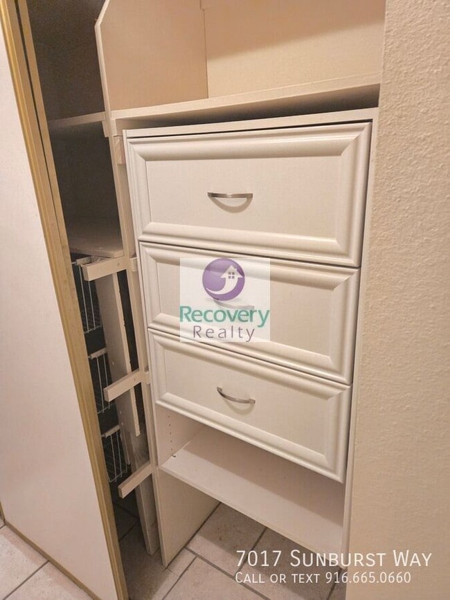 Building Photo - 7017 Sunburst Way