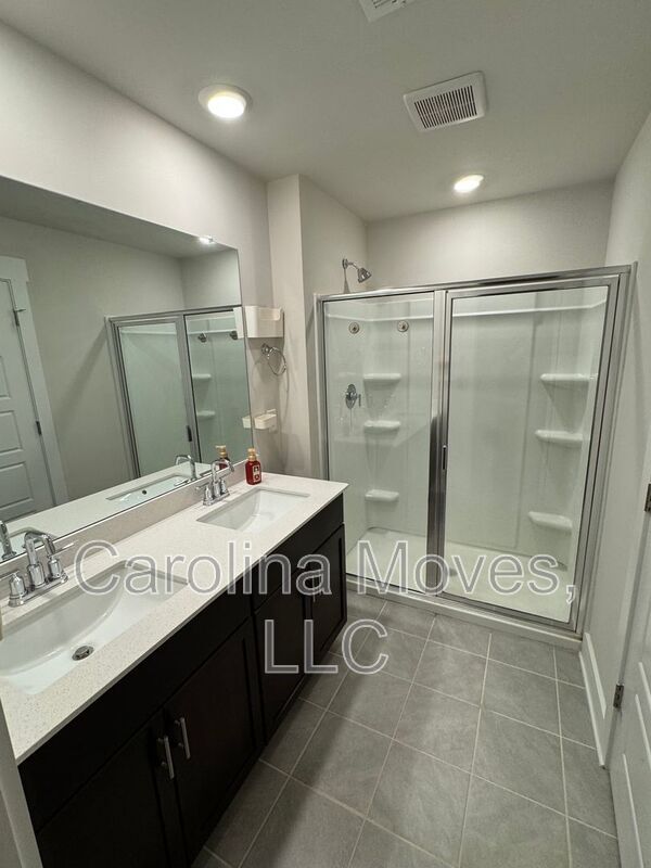 Building Photo - 29 Beachley Pl