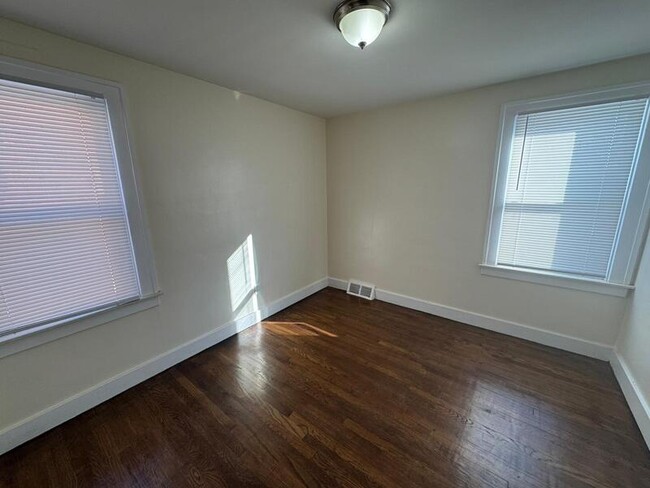 Building Photo - 15381 Stansbury Ave