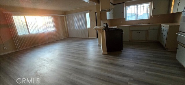 Building Photo - 3856 W 113th St