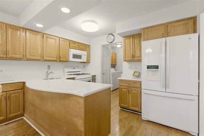 Building Photo - 9 Northbridge Pl