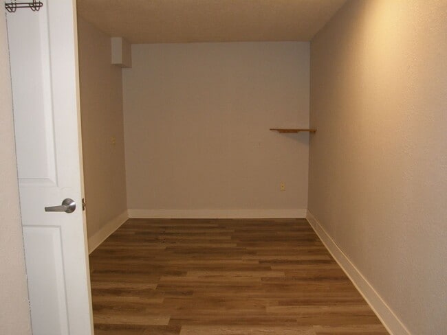 Building Photo - Multi Generation Rental Home centrally located in Spring Hill