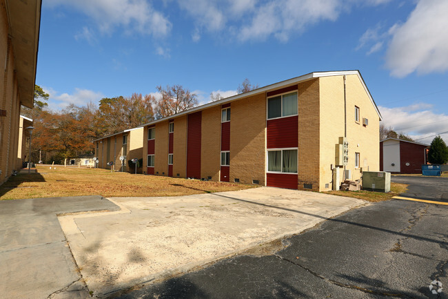 Building Photo - Barkoot Apartments