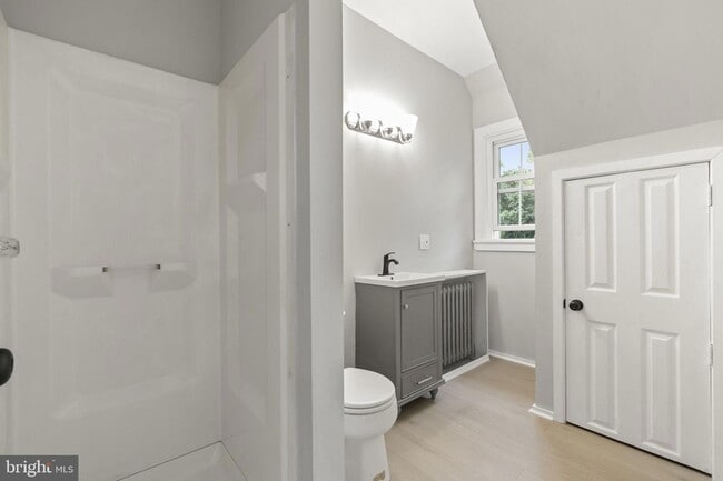 Building Photo - 216 Collingdale Ave