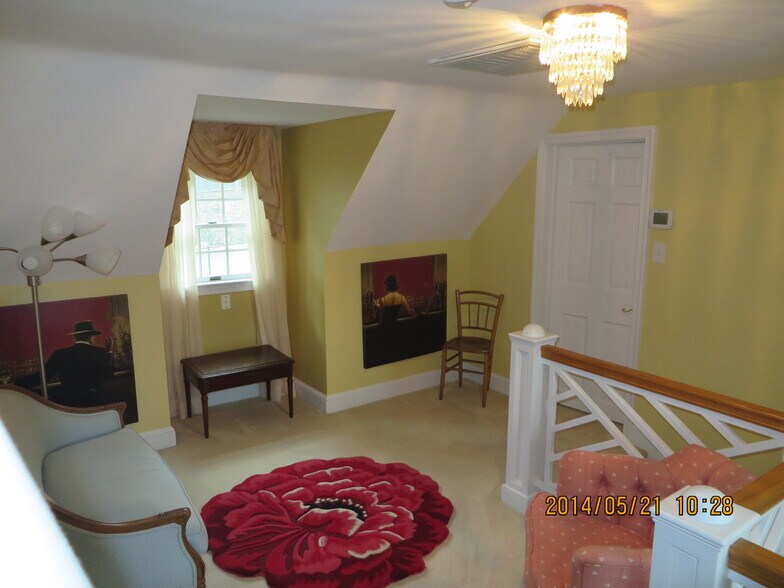 Building Photo - 1044 26th St S