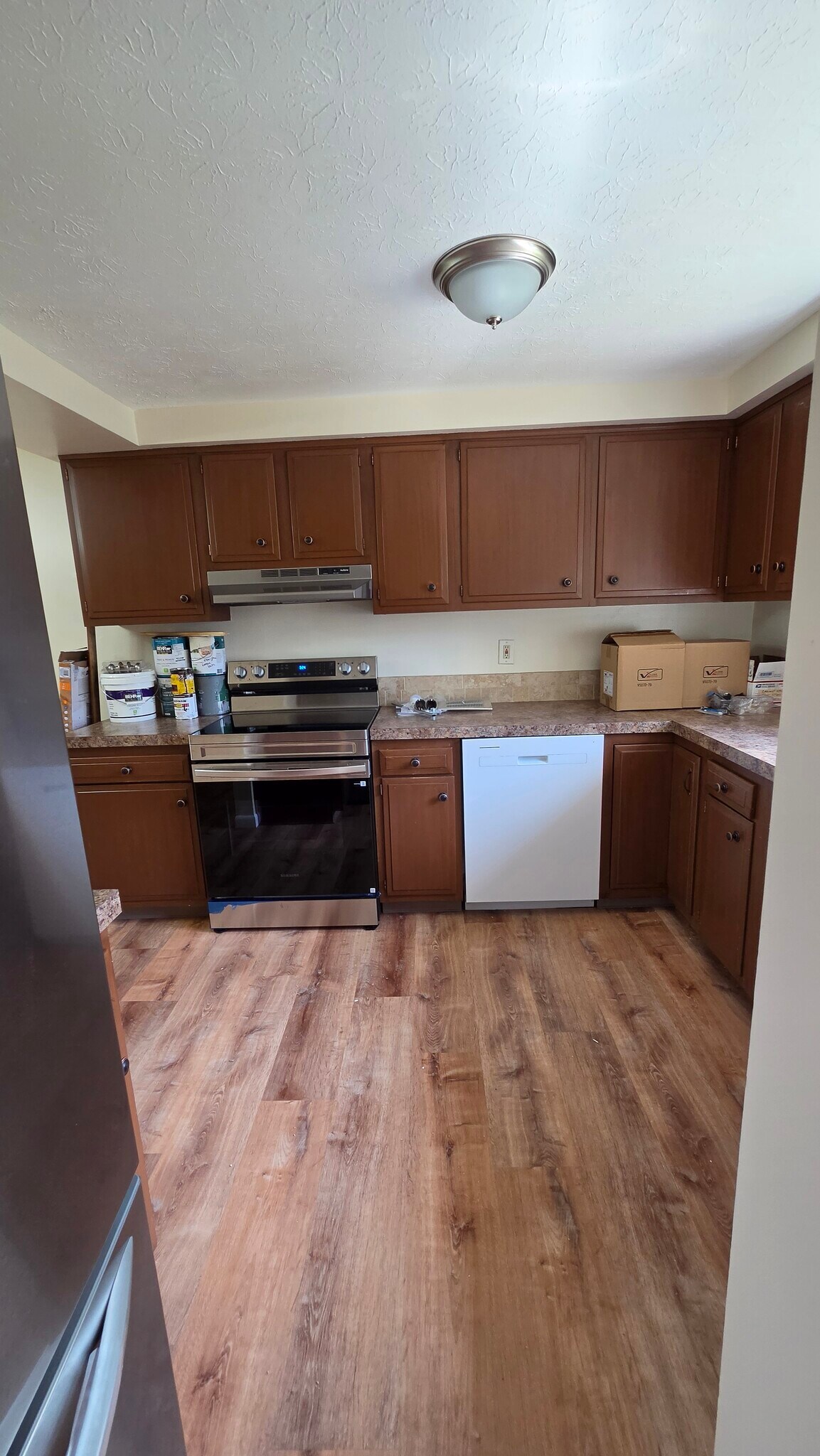 Kitchen - 6300 Portage St NW