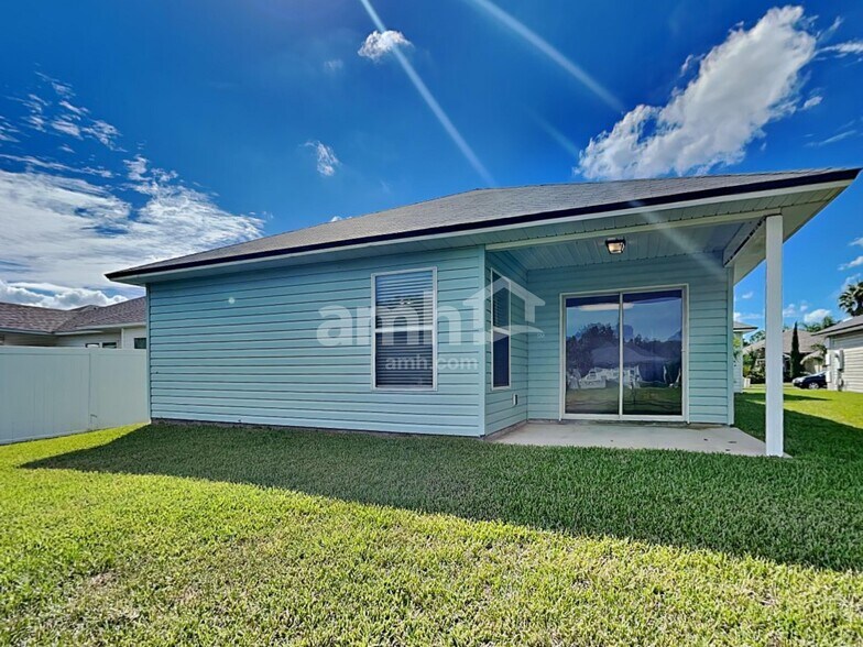 Building Photo - 11869 Hayden Lakes Cir