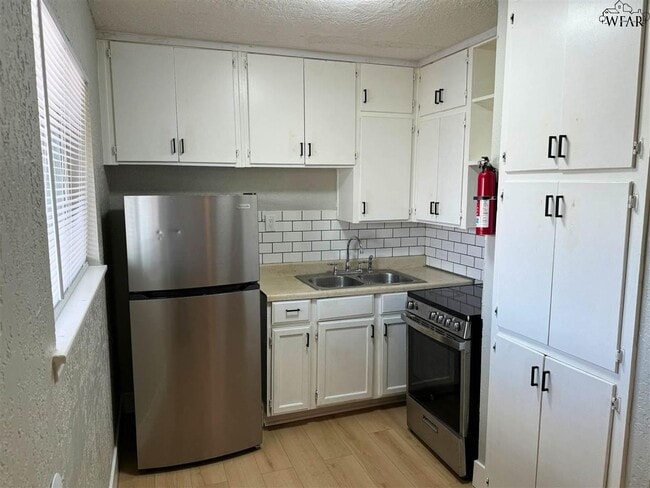 Building Photo - 1710 10th St