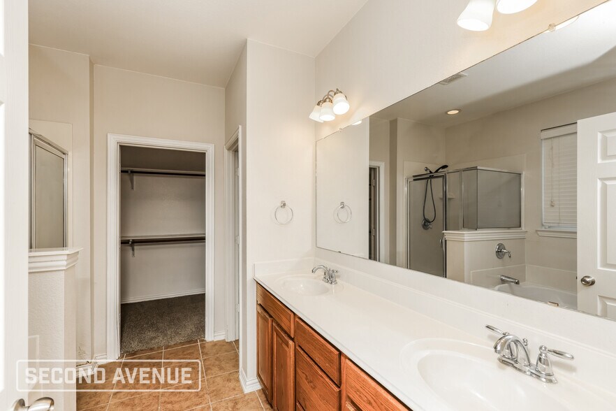 Building Photo - 1201 Egret Ct