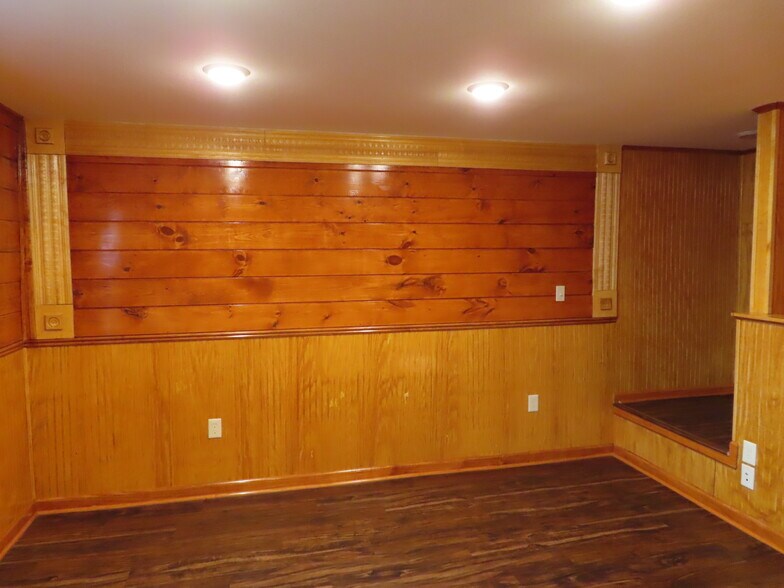 Building Photo - 15091 Fort Campbell Blvd