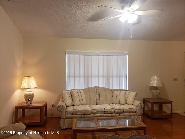Building Photo - 7431 Flyway Dr