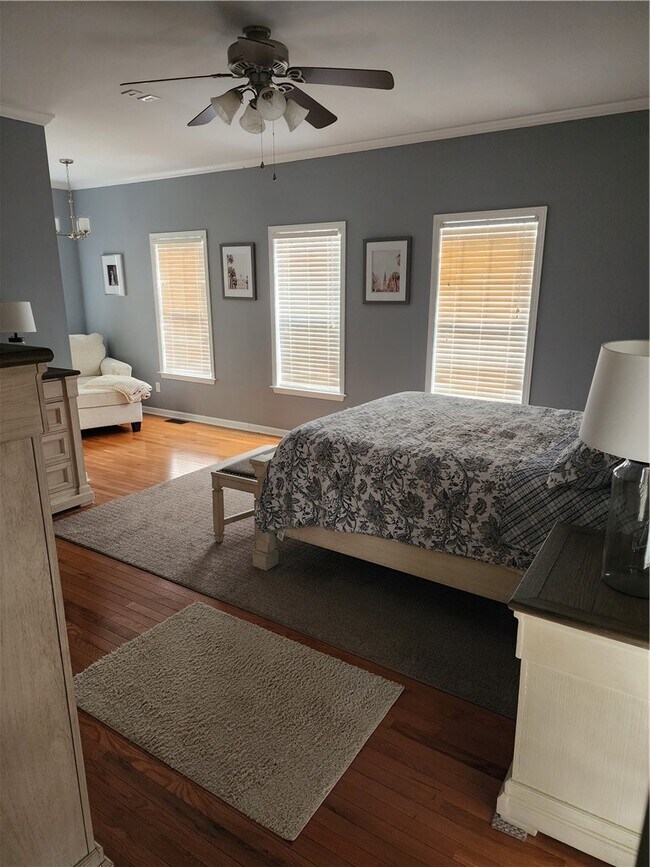 Building Photo - 1315 Stillwater Dr