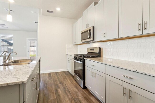 Building Photo - 14230 Rolling Pastures Dr
