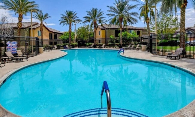 Building Photo - GORGEOUS 3 BEDROOM / 2 FULL BATH CONDO UNI...