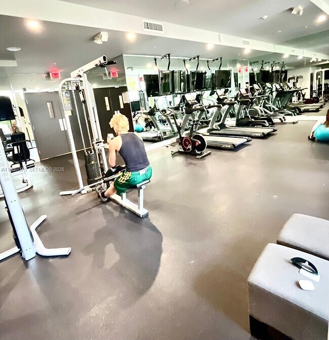 Building Photo - 2100 Park Ave