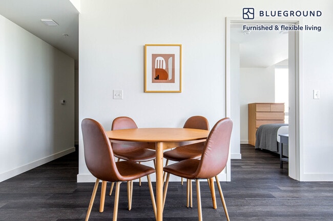 Building Photo - 118 Broadway E