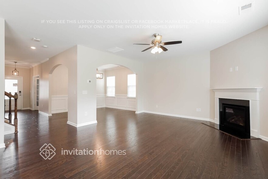 Building Photo - 16020 Hammersmith Farm Dr