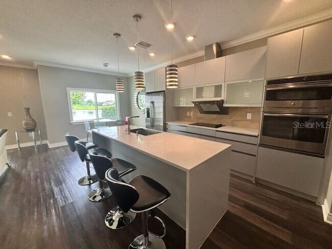 Building Photo - Providence Townhome For Rent
