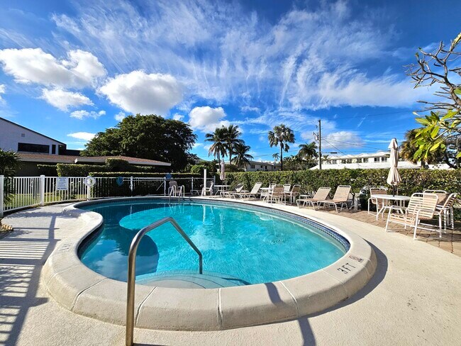 Building Photo - 3204 SE 11th St