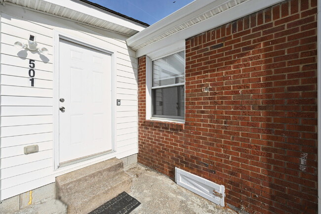 Building Photo - Updated 2BR/2BA Home | Rare Second Bath, Efficient Layout