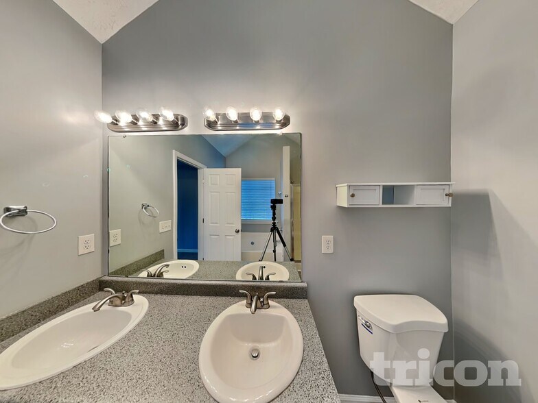 Building Photo - 803 Freedom Walk