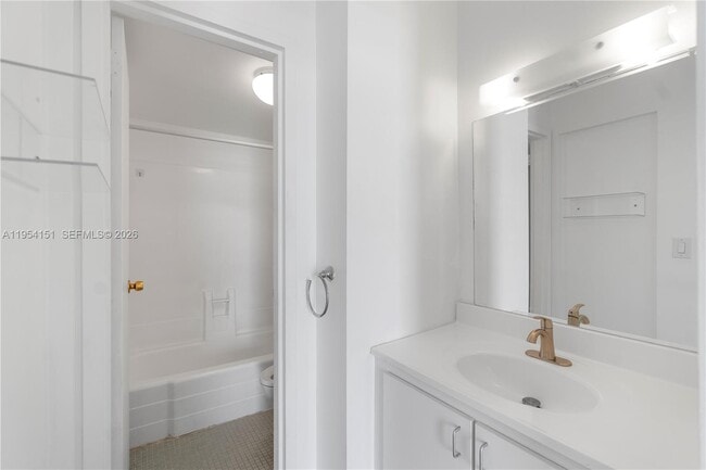 Building Photo - 2350 NE 135th St