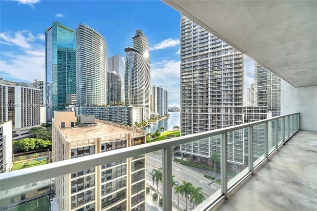 Building Photo - 500 Brickell Ave