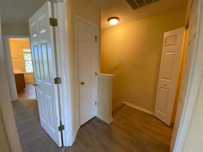 Building Photo - 2 bedroom 2.5 bath in Godley Park