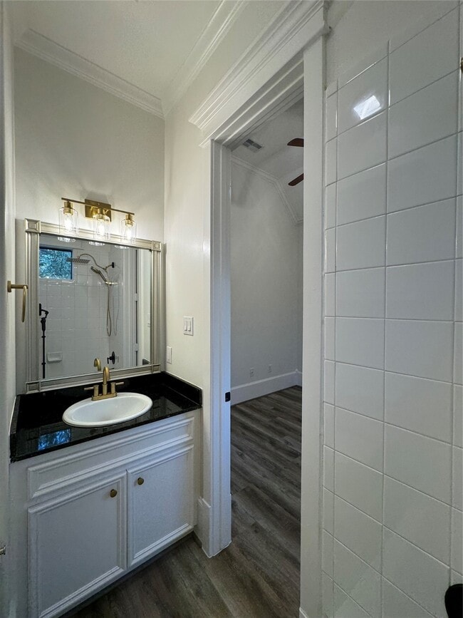 Building Photo - 1126 W 23rd St