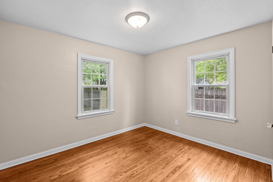 Building Photo - 1502 Schuyler Rd