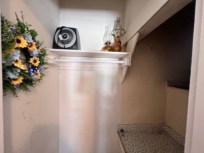 Building Photo - Fully Updated Home in San Leandro Available for Rent!!