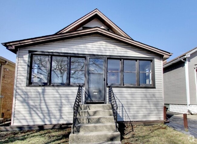 Front of the Home - 5524 N Mont Clare Ave