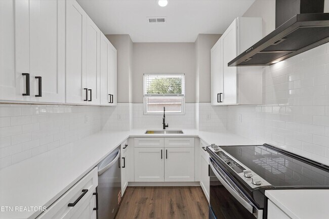 Building Photo - 2713 Tarleton Ave