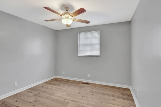 Building Photo - 3401 Shakertown Rd