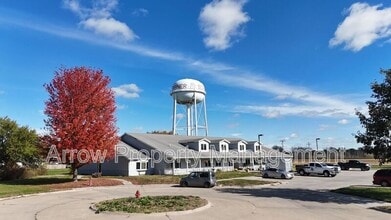 Building Photo - 180 Poppe Dr