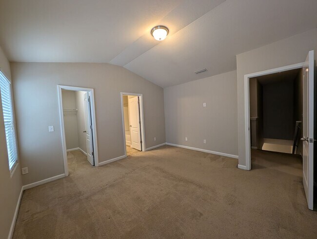 Building Photo - Spacious Townhome in Kingstree!