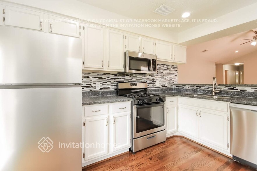 Building Photo - 1820 Eagle Dr