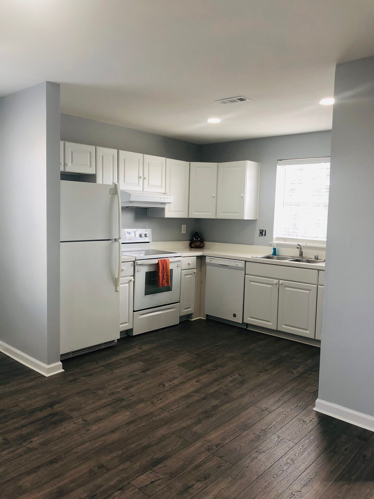 Kitchen - 1401 Key Pkwy