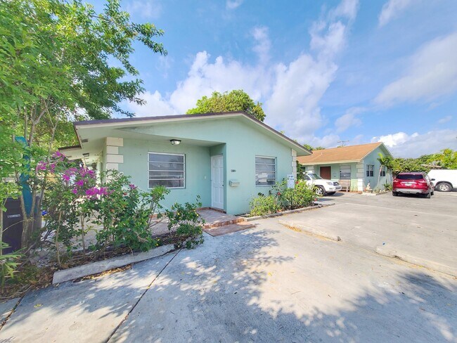 Primary Photo - 412 Conniston Rd