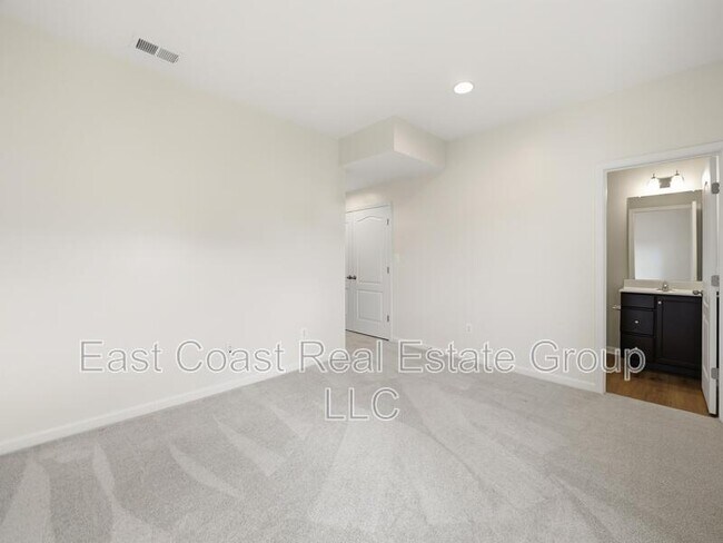 Building Photo - 22 Kirby Ct