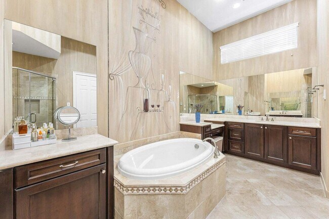 Building Photo - 16631 Chesapeake Bay Ct