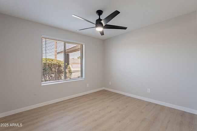 Building Photo - 2839 W Villa Maria Dr