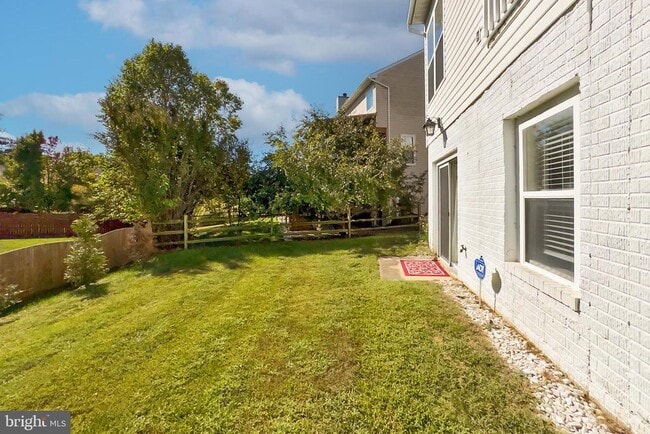 Building Photo - 2410 Dakota Lakes Dr