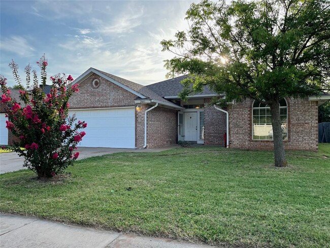 Building Photo - 2045 Rising Hill Dr